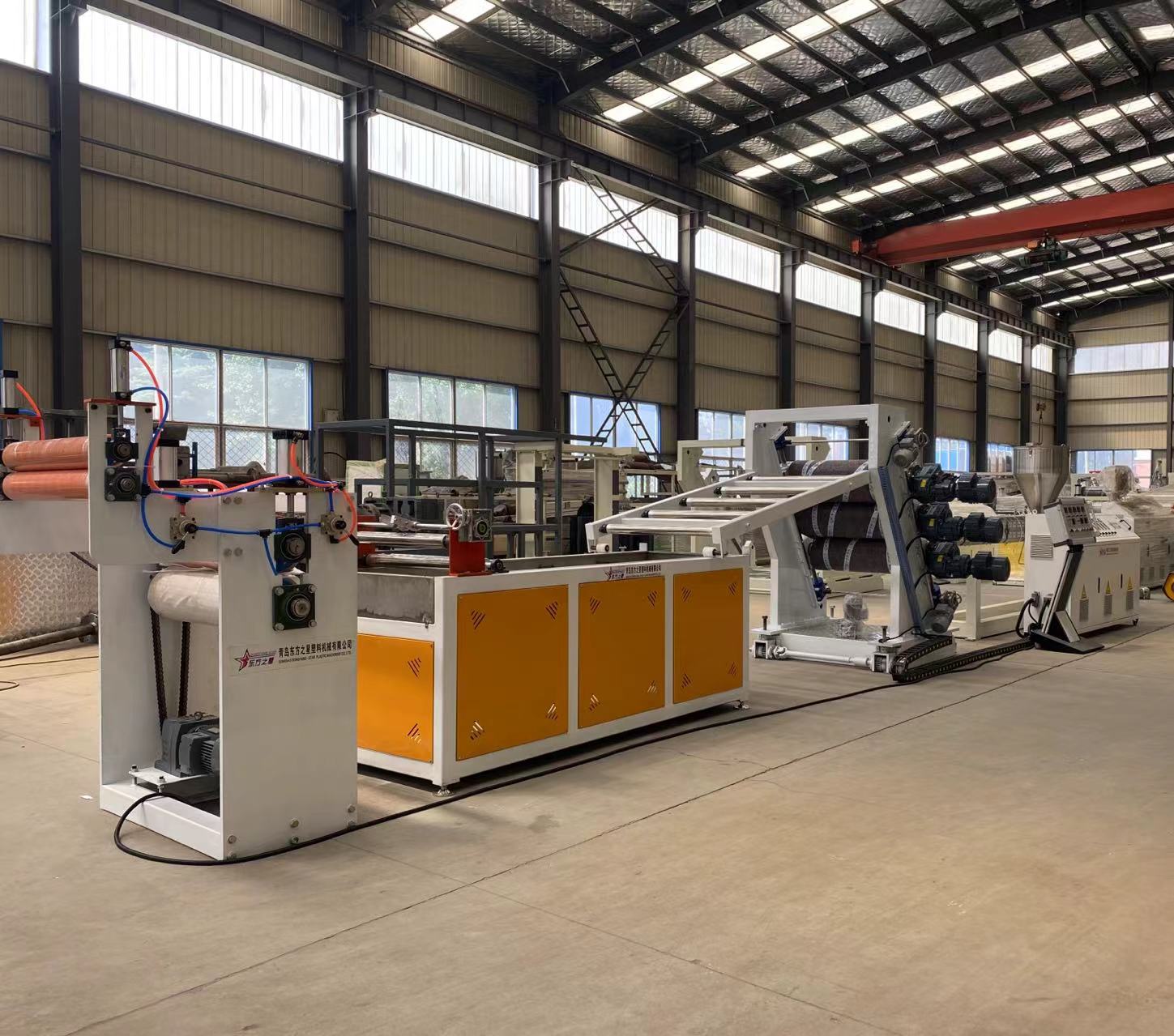 Професійні рішення для ліній виробництва гнучких дверних завіс із ПВХ забезпечують ефективне виробництво промислових дверних завіс