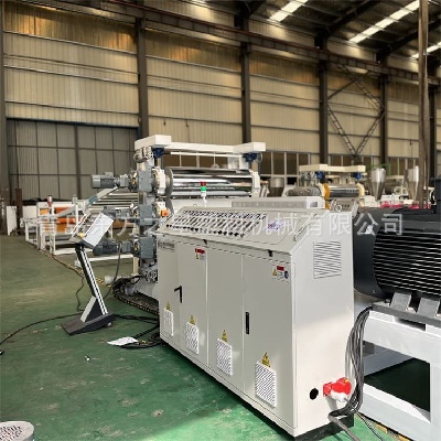 Виробництво гнучких листів: професійна лінія з виробництва гнучких листів SPVC сприяє розвитку сучасного тваринництва та будівельних матеріалів